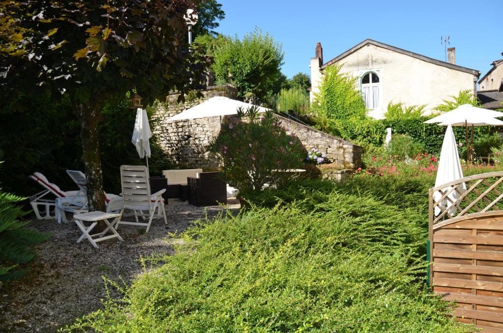 Hotel Et Studios D'Orfeuil Bourbonne-les-Bains Δωμάτιο φωτογραφία