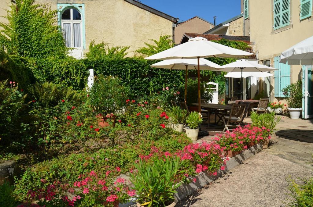 Hotel Et Studios D'Orfeuil Bourbonne-les-Bains Δωμάτιο φωτογραφία